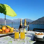 Semesterbostad Balcony On Pianello Pianello Del Lario